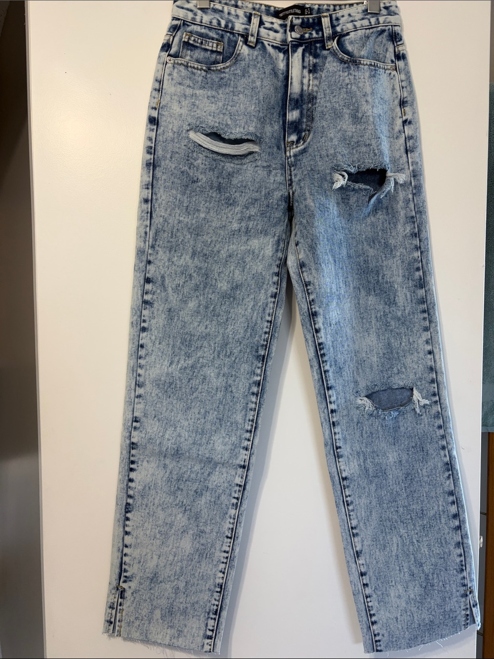 PrettyLittleThing Acid Wash Light Blue Straight Ripped Jeans